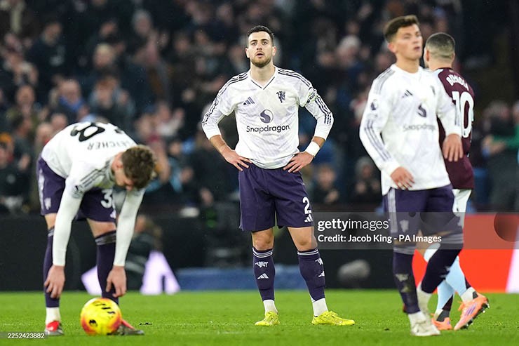 MU lại thua, lần này trước Aston Villa