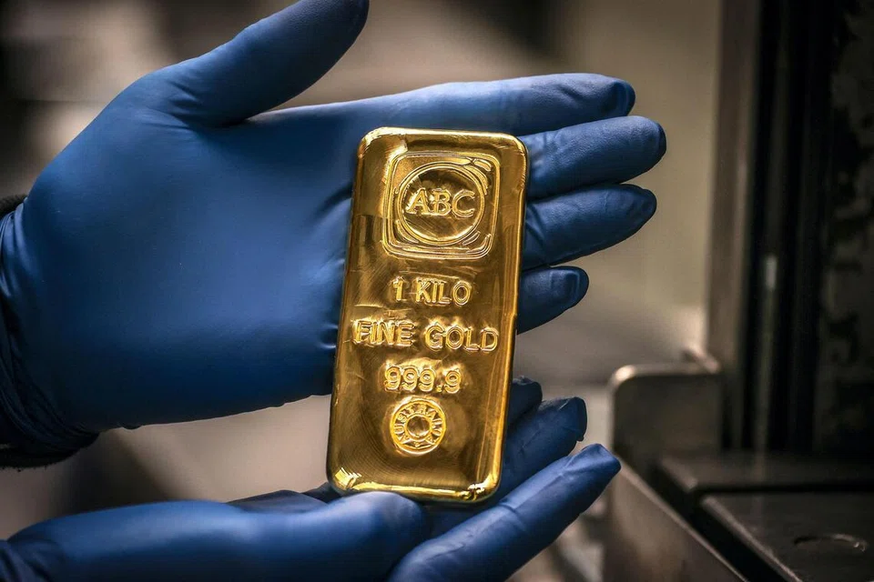 Giá vàng và bạc tăng như lên đồng, lập đỉnh mới: Giải mã cơn sốt kim loại quý - 1