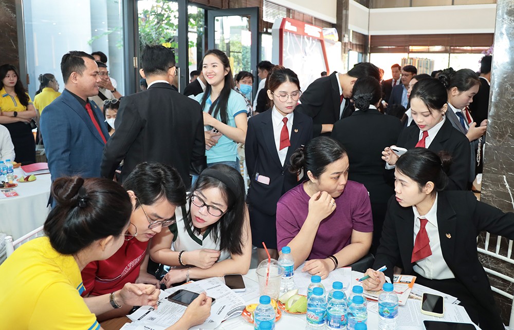 Khách hàng trẻ chiếm tỷ lệ cao tại sự kiện ra mắt tòa tháp Moonara, minh chứng sức hút của The Aspira - chuẩn sống mới cho thế hệ an cư năng động TP.HCM.