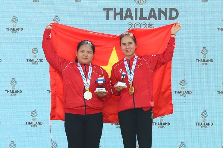 Thu Vinh (bên phải) tiệm cận đẳng cấp châu lục, thế giới với 3 kỷ lục SEA Games mới