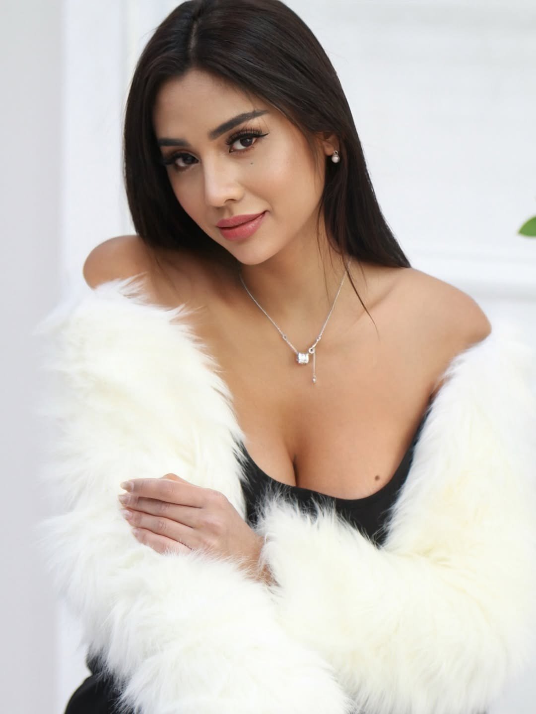 Thí sinh đầu tiên của Hoa hậu Hòa bình 2026 - 14