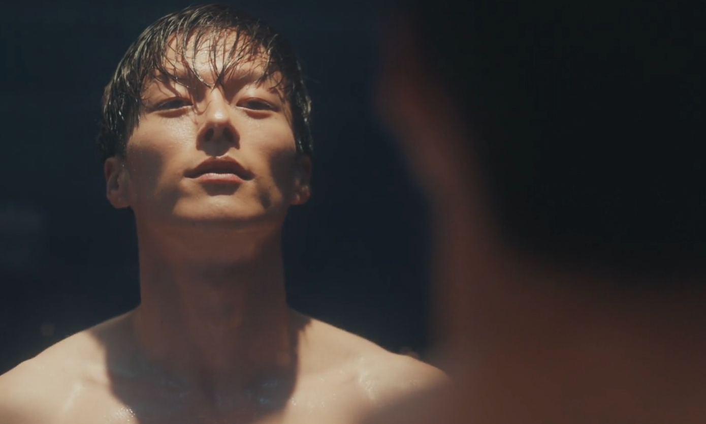 Kịch bản của Dynamite Kiss có nhiều sạn, song diễn xuất của Jang Ki Yong và Ahn Eun Jin đã thành công níu chân khán giả.