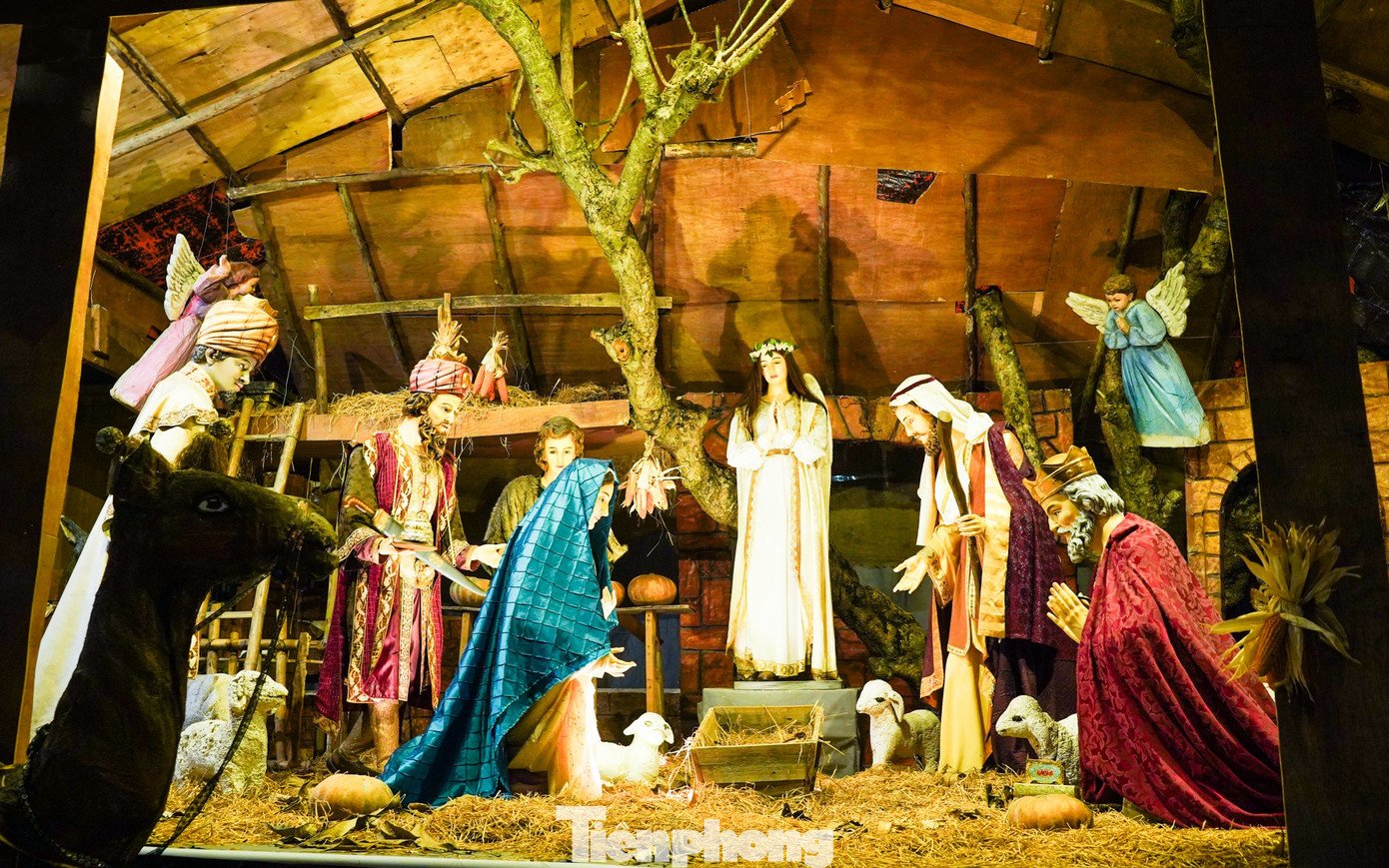 Biển người đổ về Nhà thờ Lớn đón Giáng sinh sớm - 17