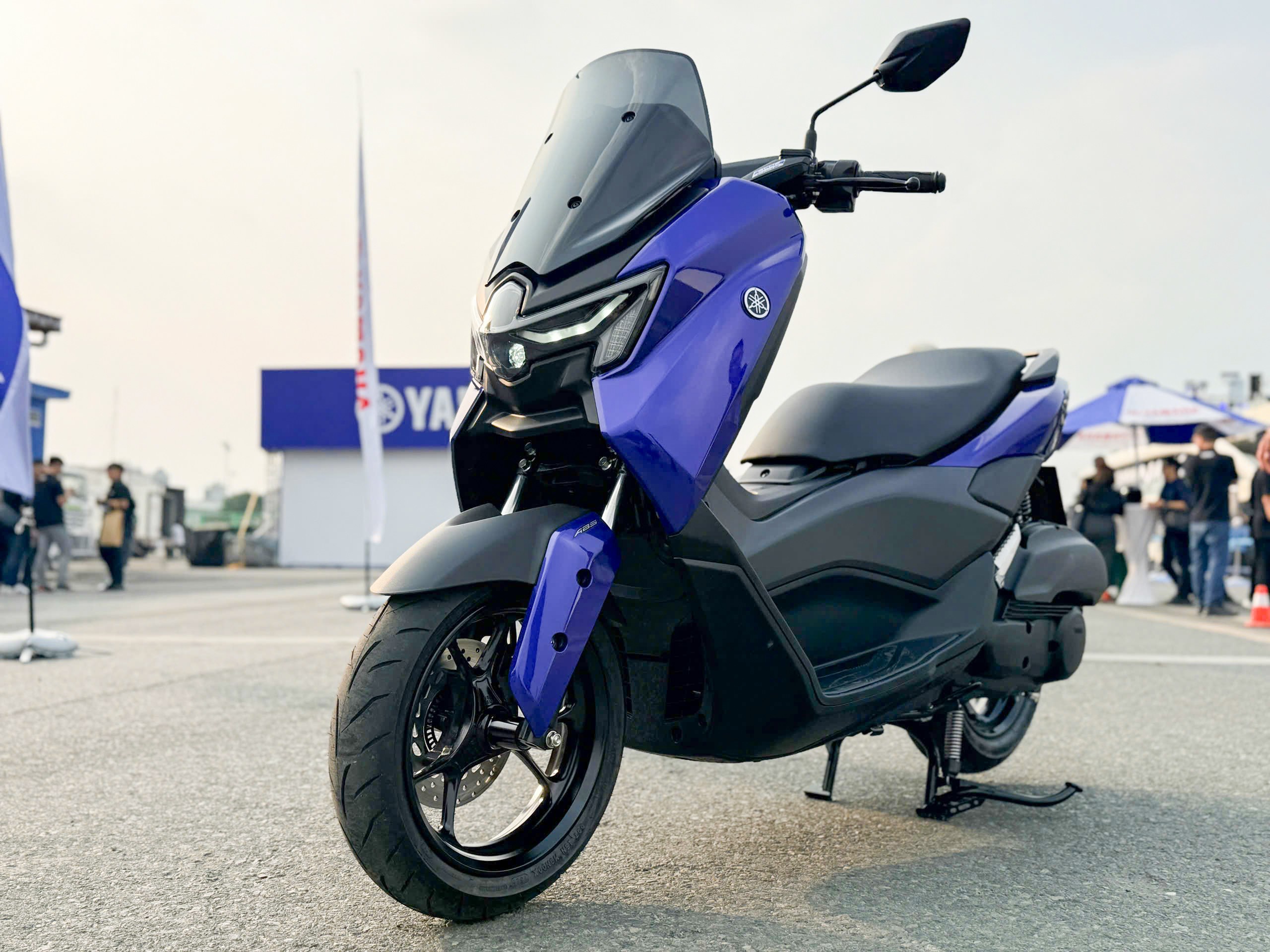 Yamaha NMAX mới có hai phiên bản và đi kèm giá bán từ 69 đến 79 triệu đồng..