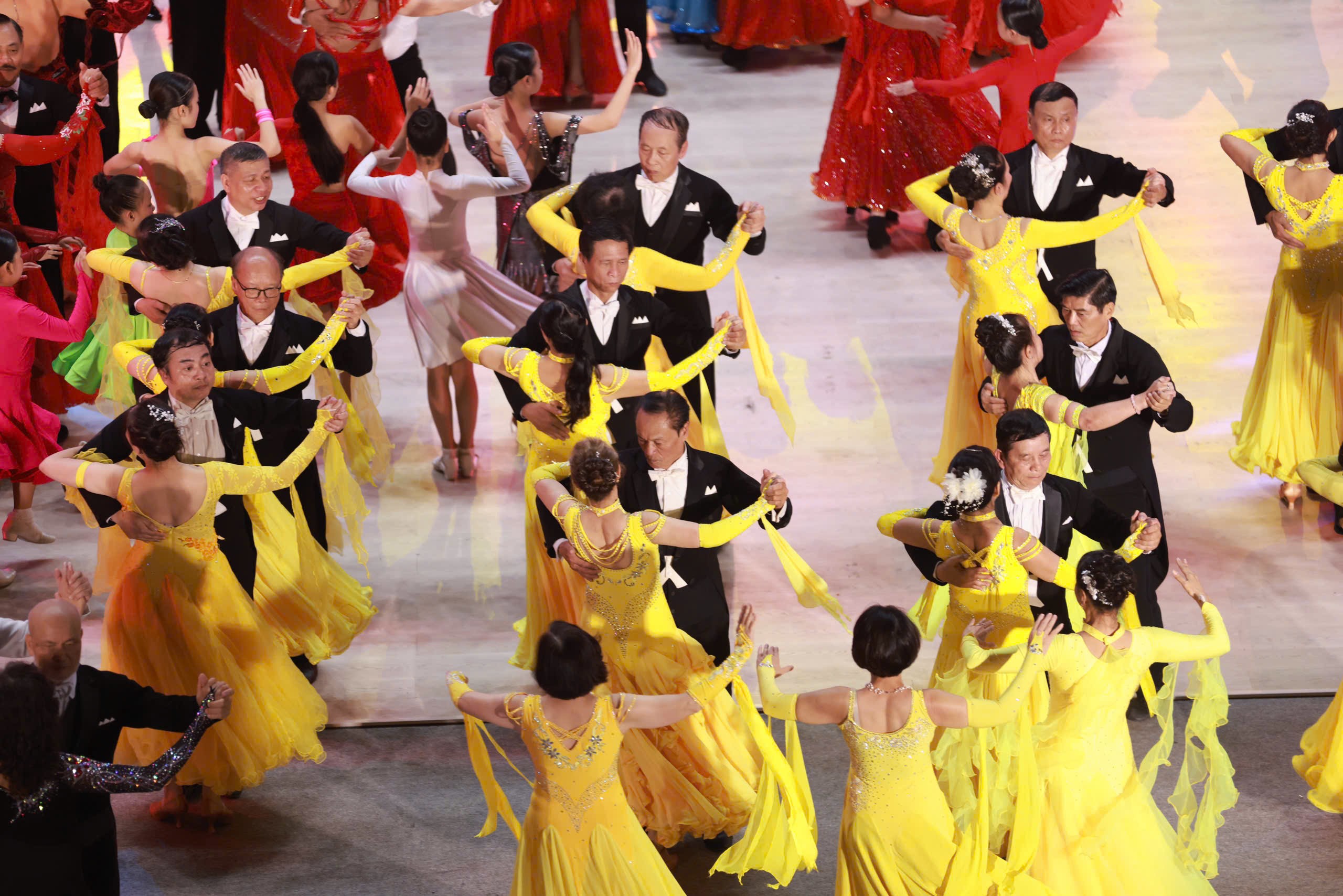 500 vũ công dancesport xác lập kỷ lục mới - 2