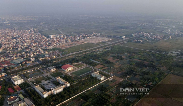 Khởi công sân vận động Trống Đồng: Thị trường “nhúc nhích”, chuyên gia khuyên thận trọng.