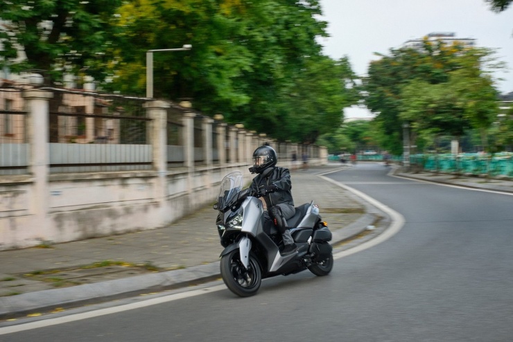 Những chiếc maxi-scooter có thể đáp ứng nhu cầu di chuyển cả trong đô thị lẫn đường trường