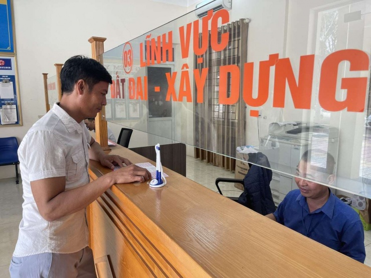 Nếu cải cách tiền lương Việt Nam sẽ áp dụng 5 bảng lương và 9 khoản phụ cấp mới cho cán bộ, công chức, viên chức trong năm 2026. Ảnh: N.T