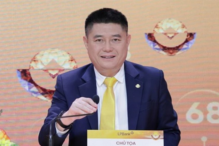 Trước khi rời vị trí Chủ tịch ngân hàng Lộc Phát Việt Nam, bầu Thụy giàu thế nào?