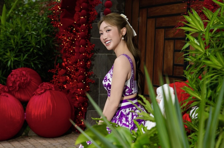 Vợ Chi Bảo trang hoàng biệt thự đón Noel - 3