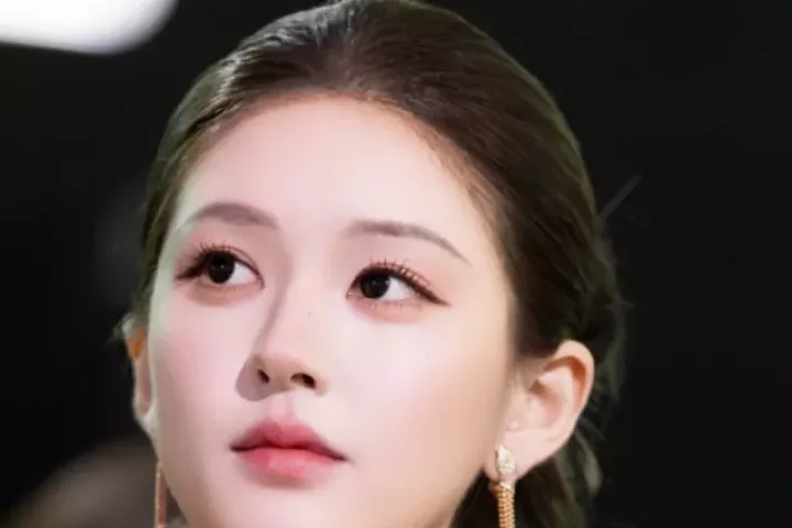 Tình cảnh trái ngược của Triệu Lộ Tư và Ngu Thư Hân