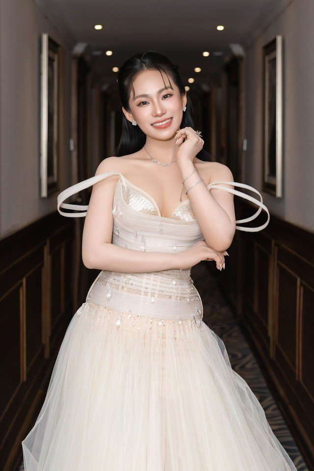 Nhờ quá trình nỗ lực tập luyện, thay đổi chế độ ăn uống và lối sống lành mạnh, tới nay Lương Bích Hữu đã giảm thành công 20kg, sở hữu thân hình cân đối, quyến rũ.