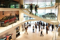 Xe giá rẻ lên ngôi, doanh số bán xe điện tăng vọt