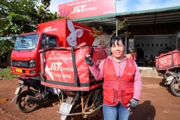 J&T Express nỗ lực kết nối buôn làng, mở lối phát triển nơi vùng biên viễn Chư Prông