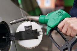 Bị cấm đổ xăng tại 1.300 trạm vì món nợ oan