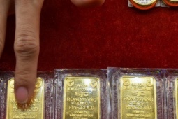 Sáng 23-12, giá vàng miếng SJC chạm mức 159 triệu đồng/lượng