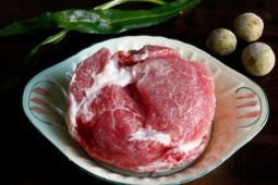 Rã đông thịt xong có cần rửa lại?