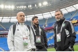 HLV Kim Sang Sik và U23 Việt Nam sắp đối đầu cựu danh thủ bóng đá Italia