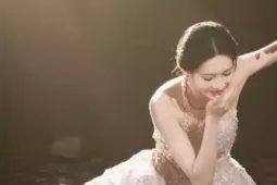 Cú ngã khiến 400 triệu người trầm trồ