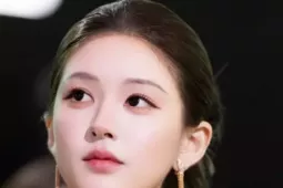 Tình cảnh trái ngược của Triệu Lộ Tư và Ngu Thư Hân