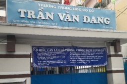 Diễn biến mới việc thầy giáo phạt học sinh nộp tiền và dậy từ 5 giờ sáng