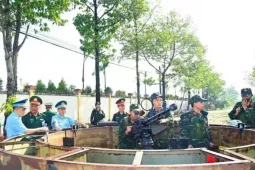 Phó Thủ tướng Thường trực Nguyễn Hòa Bình và Đại tướng Phan Văn Giang nhận thêm nhiệm vụ