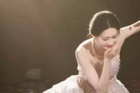 Cú ngã khiến 400 triệu người trầm trồ