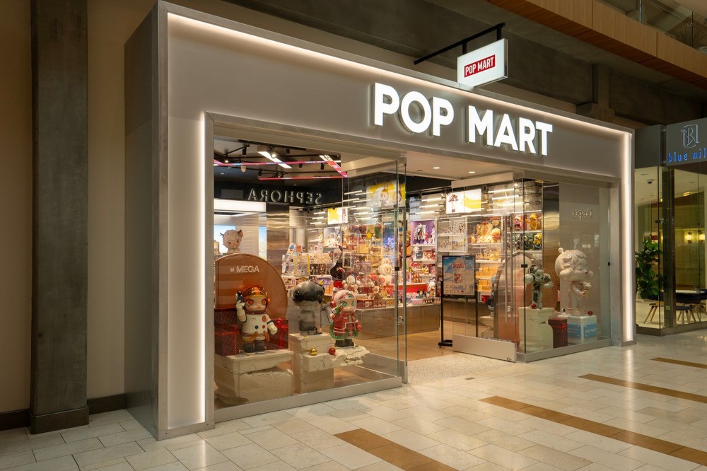 “Cha đẻ” búp bê Labubu mất hơn 11 tỷ USD - 1