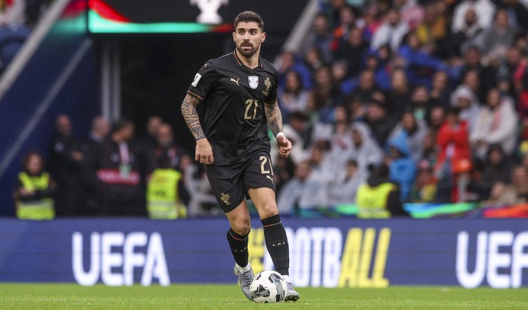 Ruben Neves là phương án "ngon, bổ, rẻ" giúp MU giải bài toán tiền vệ trung tâm