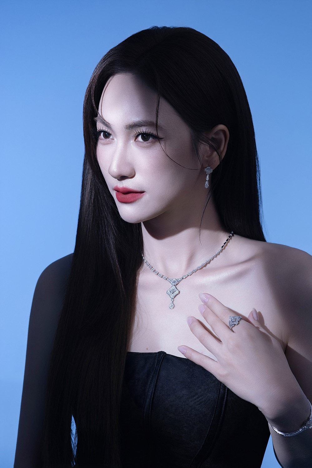 Phương Anh Đào: Nhan sắc chín muồi ‘gấp đôi visual’ với trang sức kim cương PNJ - 1