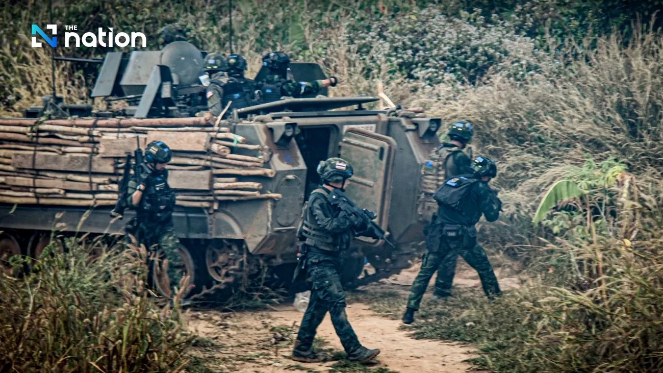 Binh sĩ Thái Lan và xe bọc thép ở biên giới với Campuchia (ảnh: Nation Thailand)