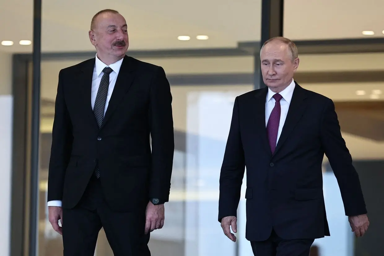 Tổng thống Azerbaijan Ilham Aliyev (trái) gặp Tổng thống Nga Vladimir Putin ở Baku vào ngày 19/8/2024. Ảnh: AFP.