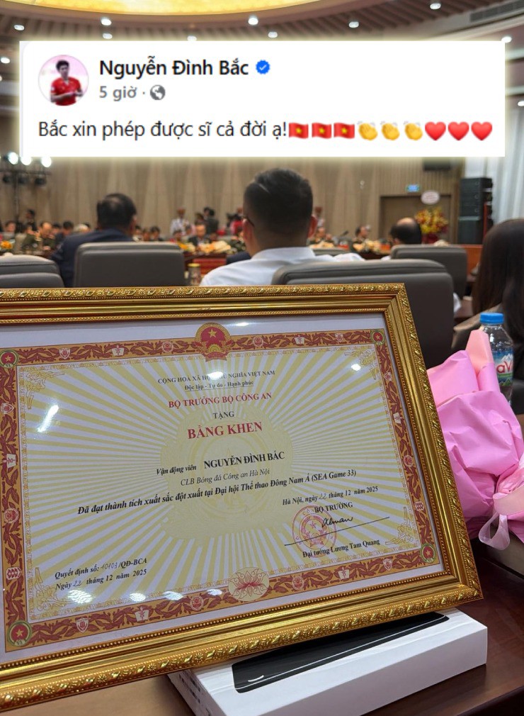 Đình Bắc hào hứng "khoe" bằng khen của Bộ Công an