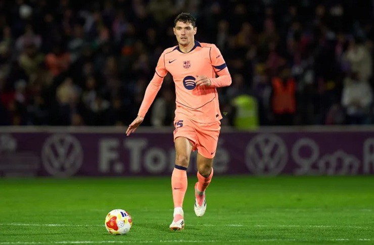 Barcelona cân nhắc gia hạn hợp đồng với Christensen dù anh chấn thương liên miên