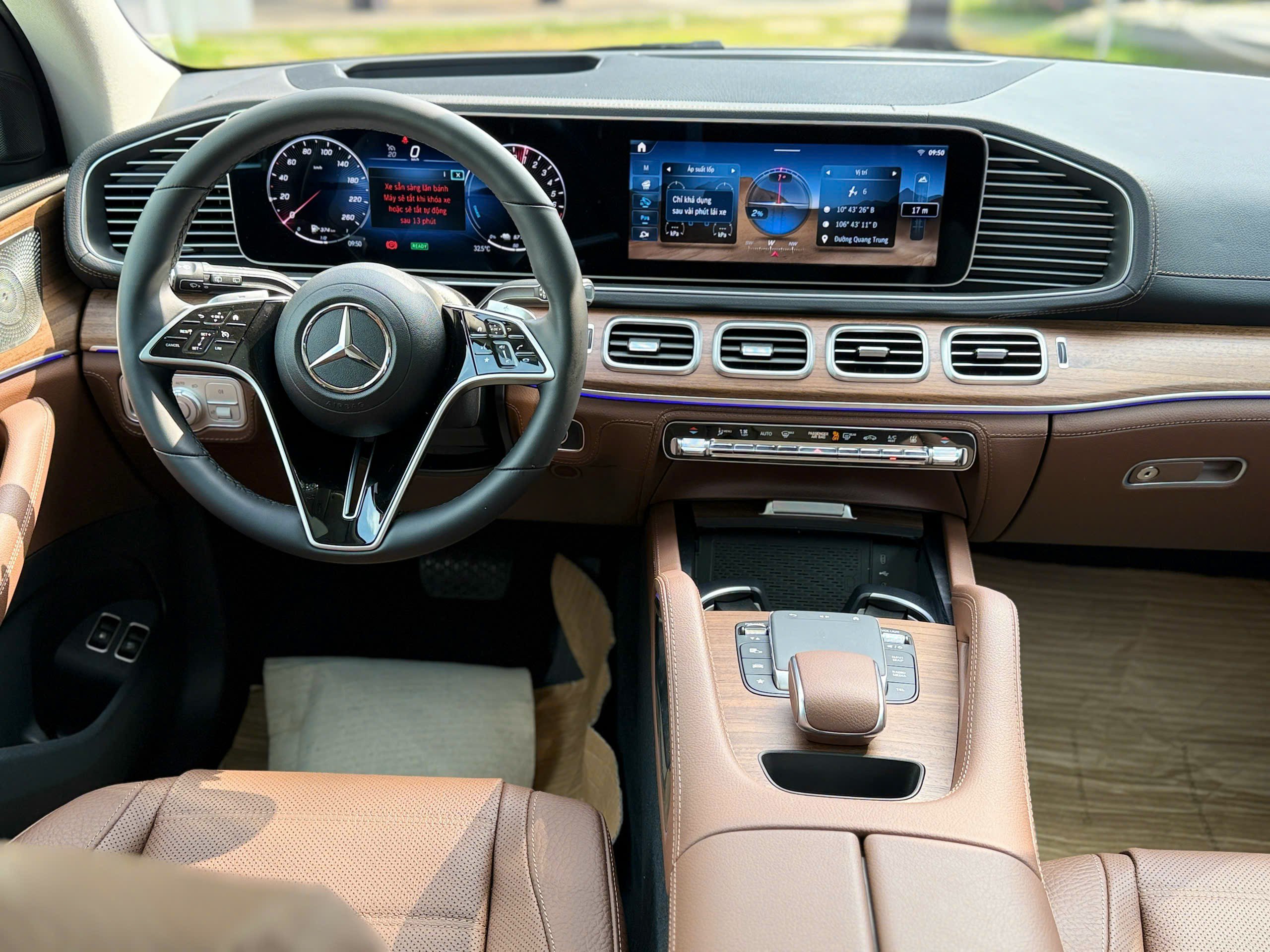 Cận cảnh mẫu xe Mercedes-Benz GLE 400 E đầu tiên về Việt Nam - 6