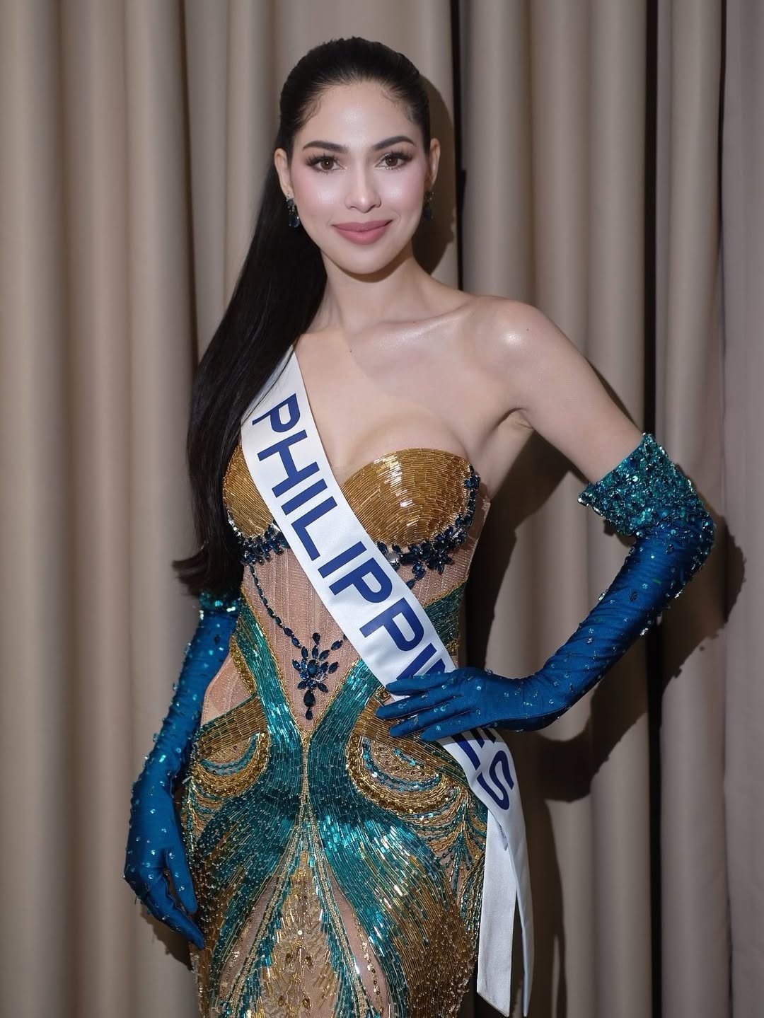 Chelsea cũng gọi giây phút được xướng tên á hậu là trải nghiệm siêu thực. Cô cho biết phải tự nhủ rằng mọi thứ diễn ra trong khoảnh khắc đó là sự thật.