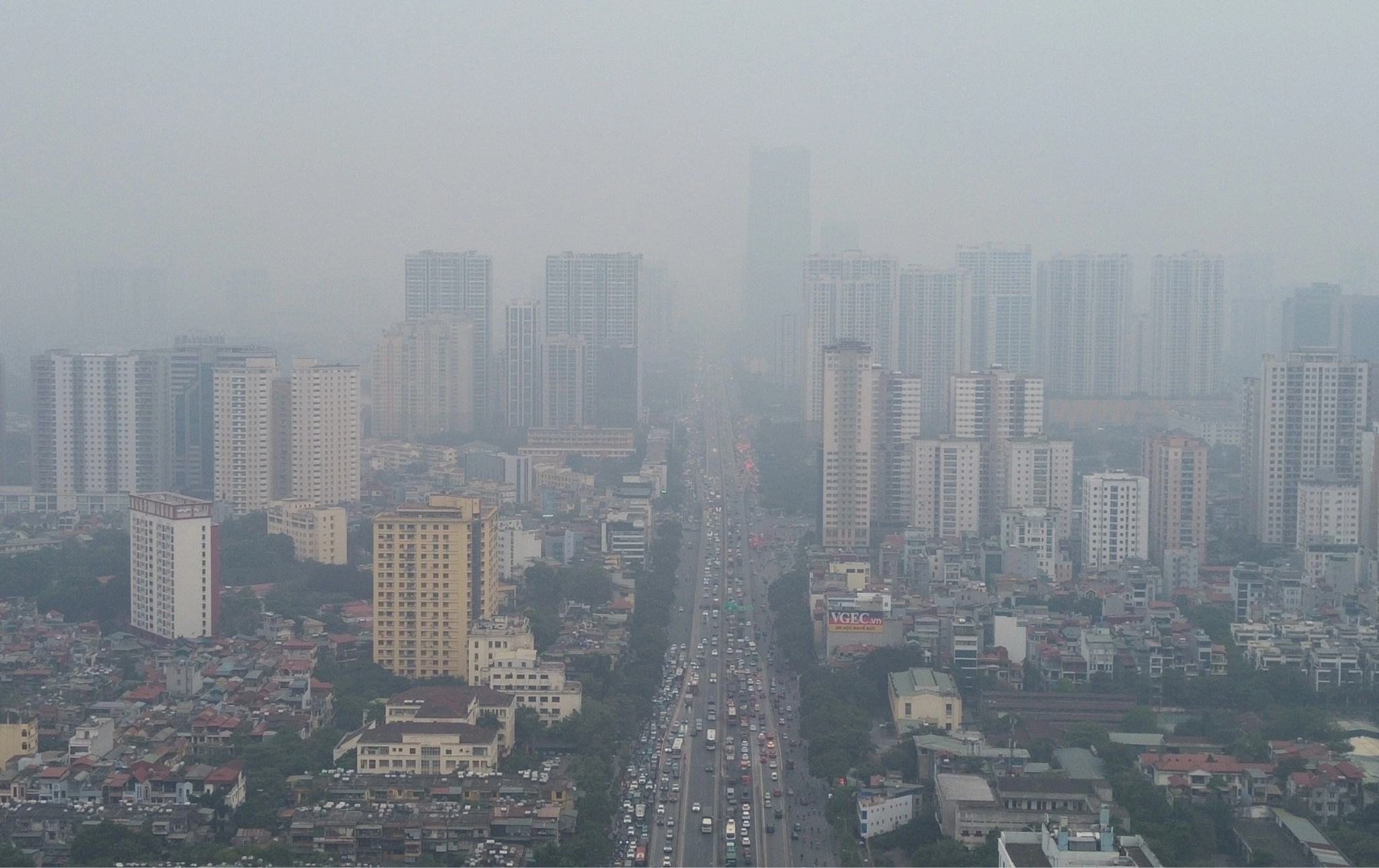 Chất lượng không khí tại các đô thị lớn liên tục chạm ngưỡng “báo động đỏ”