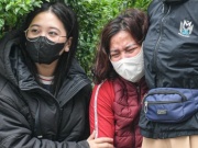 Tiểu thương khóc nức nở, nhìn tài sản bị thiêu rụi sau vụ cháy chợ Xanh ở Hà Nội