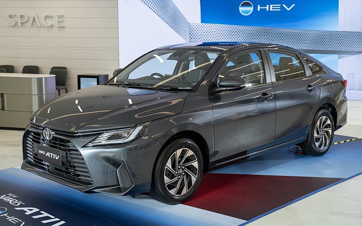 Toyota Vios Hybrid còn được trang bị bình xăng 63 lít.