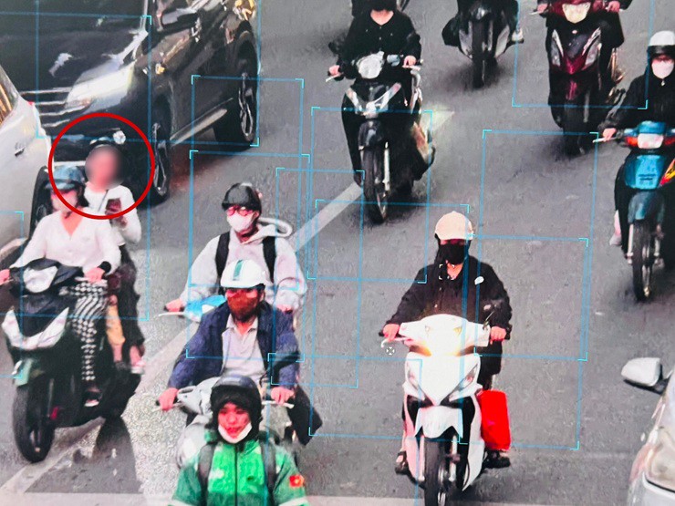 Hệ thống camera AI quan sát tại khu vực các cổng trưởng học, các tuyến có nhiều học sinh di chuyển, phát hiện và ghi nhận các vi phạm (Ảnh: Cục Cảnh sát giao thông).