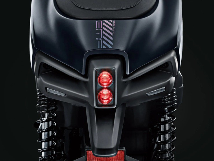 Yamaha ra mắt xe máy điện mới, đi tới 110 km/lần sạc kèm nhiều trang bị hiện đại - 5