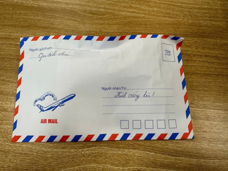 Phong bì của thông gia nghèo khiến gia đình quan chức về hưu im phăng phắc - 1