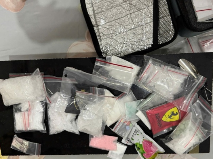 Số lượng ma túy Công an phát hiện trong vali.