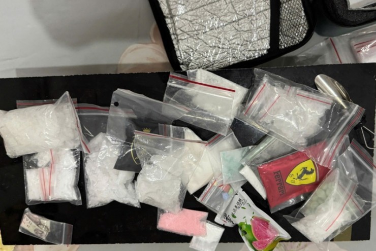 Bí ẩn chiếc vali chứa 2,7kg ma túy sau nhà nguyên Bí thư xã