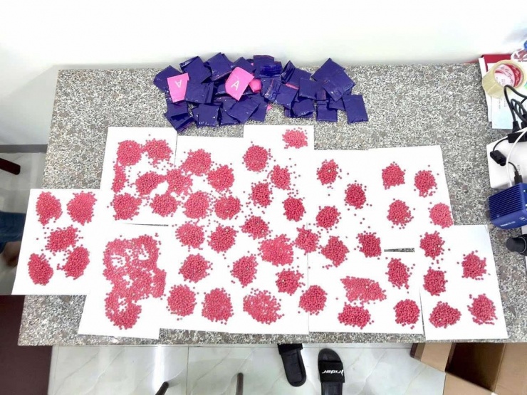 Tang vật ma túy bị công an thu giữ.