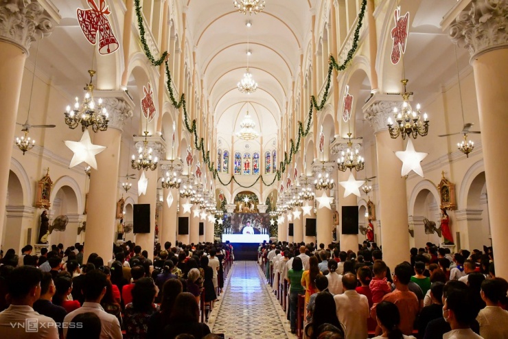 Đông nghịt người đón Giáng sinh - 19