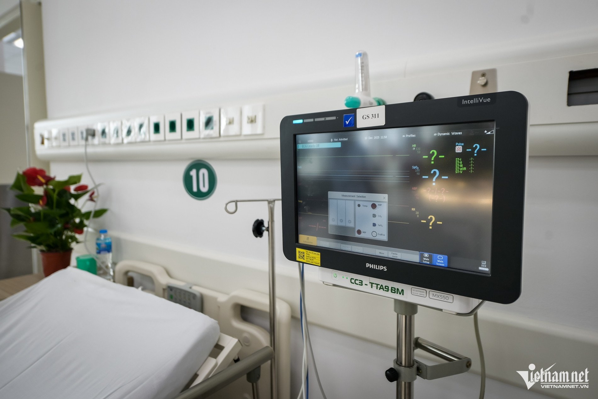 Hệ thống trang thiết bị y tế của cơ sở 2 Bệnh viện Bạch Mai được đầu tư đồng bộ, hiện đại.&nbsp;