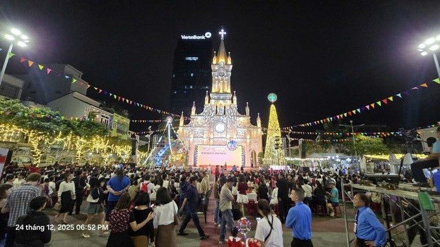 Không khí giáng sinh rộn ràng tại TP Đà Nẵng