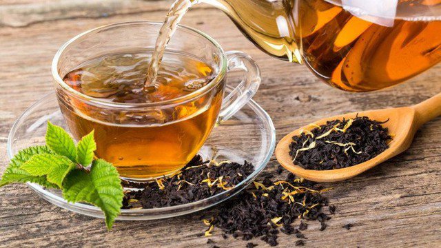 Nếu bạn có thể uống được vị trà đen, hãy duy trì uống từ 500 - 750 ml mỗi ngày sẽ đem lại rất nhiều lợi ích tốt cho sức khỏe.