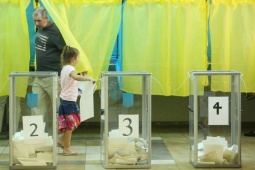 Ukraine chính thức khởi động cơ chế bầu cử trong xung đột với Nga